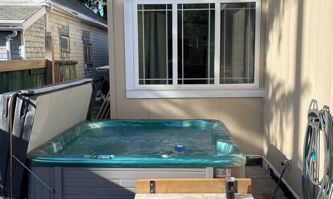 Blairmore House | 3 Crows Cabin in Blairmoren3 Bedroom 1 1/2 BathnAC and Hottub