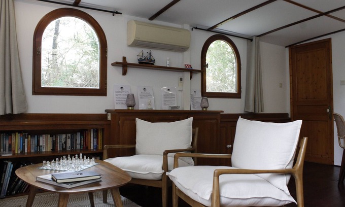 Villepinte Boat Rental | 3 guest cabins in a real luxury barge