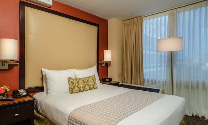 Dupont Circle House | 3 King Units Near Dupont Circle, Pets are Welcome, Relaxing City Views