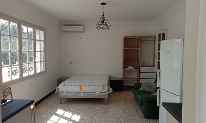 Le Pontet Apartment | 3 kms from Avignon, quiet 40 m² studio, ideal for 2 people