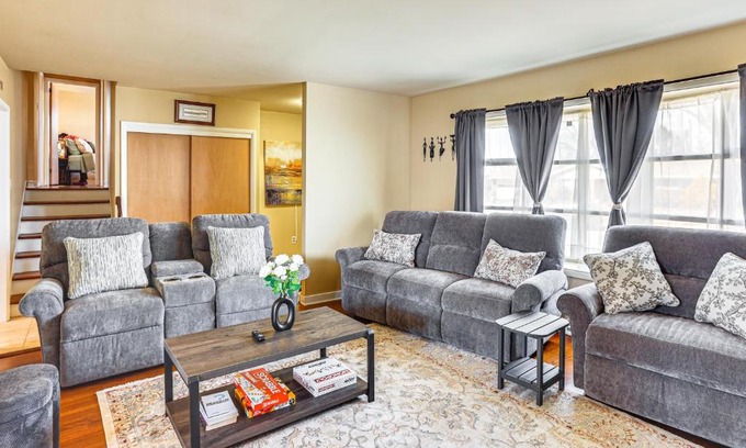 Sinking Spring House | 3 Mi to Berkshire Mall Suburban Stay with Yard!