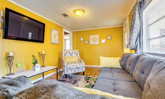 Pine Bluff House | 3 Mi to Lake Saracen: Pine Bluff Home w/Grill!