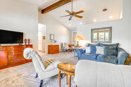 Lansing Apartment | 3 Mi to Michigan State Apt with Patio in Lansing!
