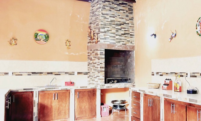 Santiago House | "3 Min to Santiago Square! 'La Casita De Santiago' – Your Charming Getaway!"