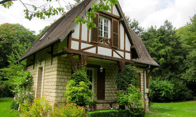 Chambly Cottage | 3 of cottage oak: Nestled in a clearing in the middle of Vexin regional park