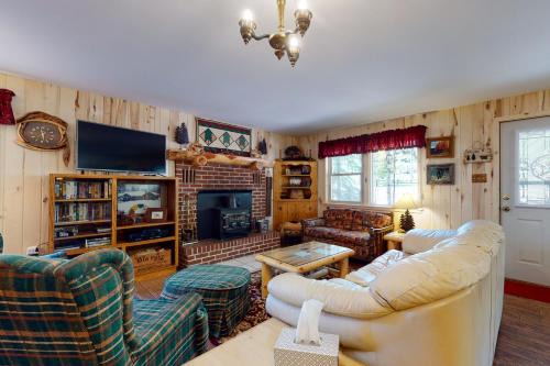 Ponderosa Pines House | 3 Pines