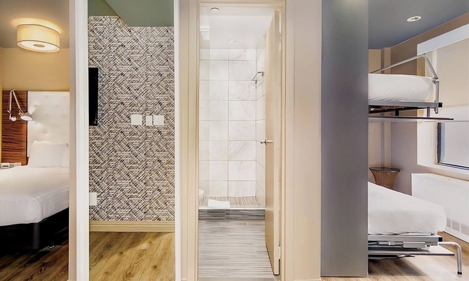 Central New York City Hotel | 3 Premium Room at The Gallivant Times Square, Close to Central Park