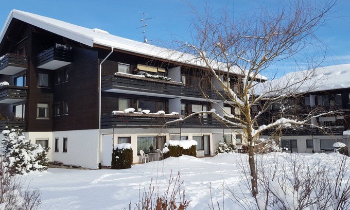 Obermaiselstein Apartment | 3-room apartment with a beautiful south-west facing balcony and swimming pool/sauna