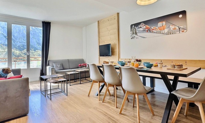 Tignes le Lac Apartment | 3-room apartment for 8 in Tignes, near slopes, balcony, TV, dishwasher, non-smoking