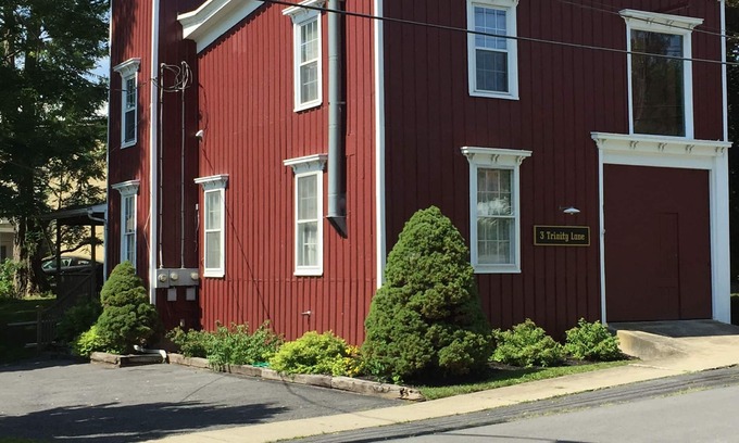 Seneca Falls House | 3's a Charm - Relax after wine touring, sightseeing & shopping