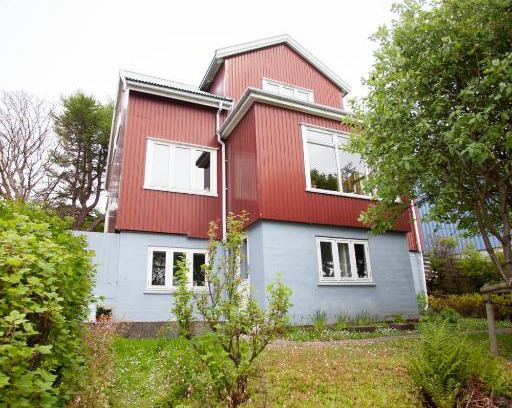 Torshavn Villa | 3 storey, 5 bedroom, 3 bathroom house in the center of Tórshavn