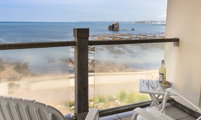 Burgh Island Cottage | 3 THURLESTONE ROCK, pet friendly, with pool in Thurlestone
