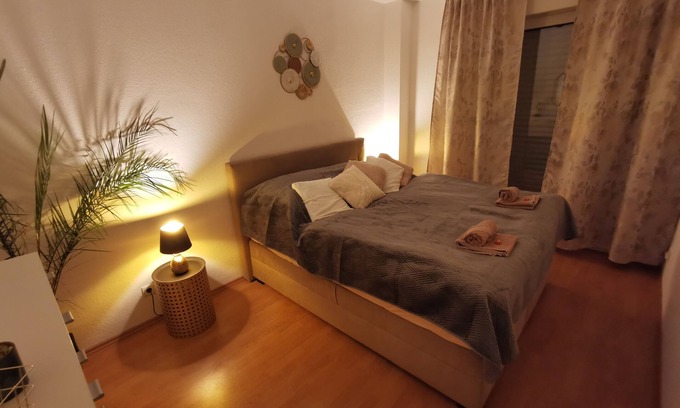 Bad Wilhelmshoehe Apartment | 3-zi. Erdgeschosswohnung,wilhelmshöher Alle,separater Eingang,terrasse,5min Tram