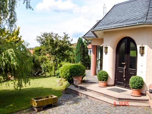 Ortenberg Apartment | 3 Zimmer Loft mit Sauna & Garten in Ortenberg