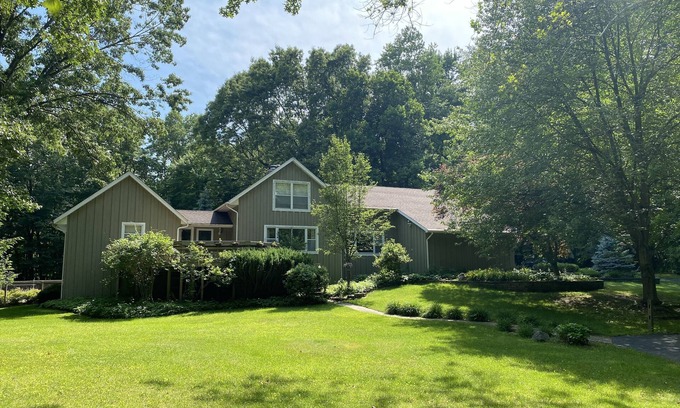 Edwardsburg House | 30 min from Notre Dame + Hottub, 10 acre estate and game room
