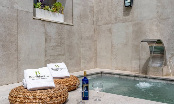 Cenes de la Vega House | 300 m² House ∙ 5 bedrooms ∙ 8 guests