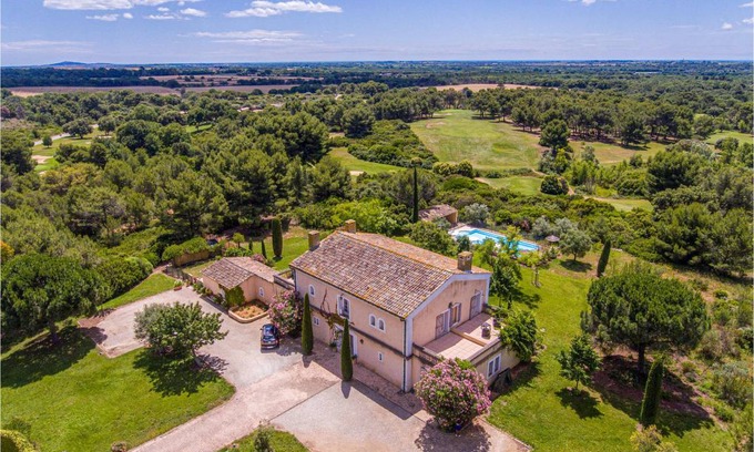 Beziers House | 300 m² House ∙ 7 bedrooms ∙ 14 guests