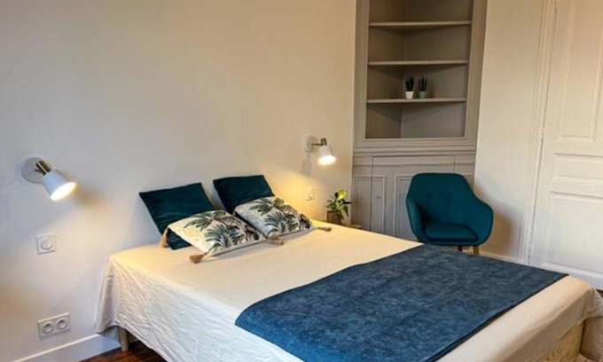 Choisy-le-Roi Resort | 300 m² Private room ∙ 1 bedroom ∙ 1 guest