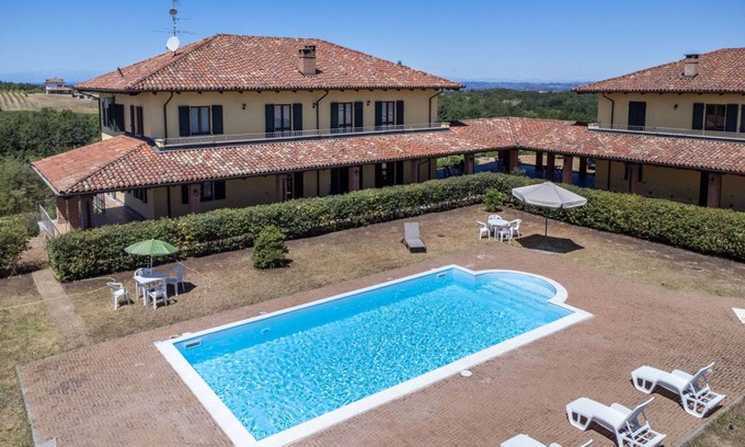 Mombaruzzo Resort | 300 m² Resort ∙ 6 bedrooms ∙ 12 guests