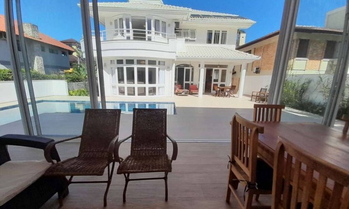 Jurere Internacional House | 300m from Jurere Internacional beach, excellent location and space