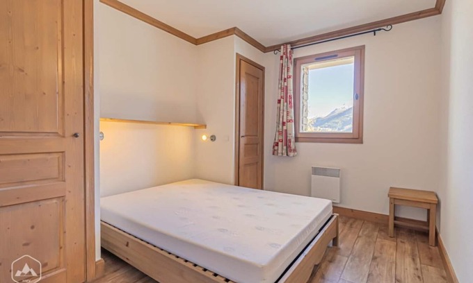 Aussois Apartment | 300m from ski slopes, floor -2, fitness, balcony, tv, ski locker, 50m², Aussois