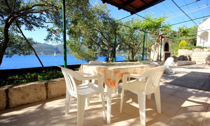 Cove Tri Zala (Zrnovo) Apartment | 31 m² Apartment ∙ 2 bedrooms ∙ 4 guests