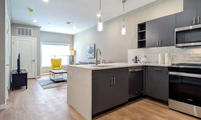 Dunellen Apartment | 312 Modern 1BR Apt Walk to NJT
