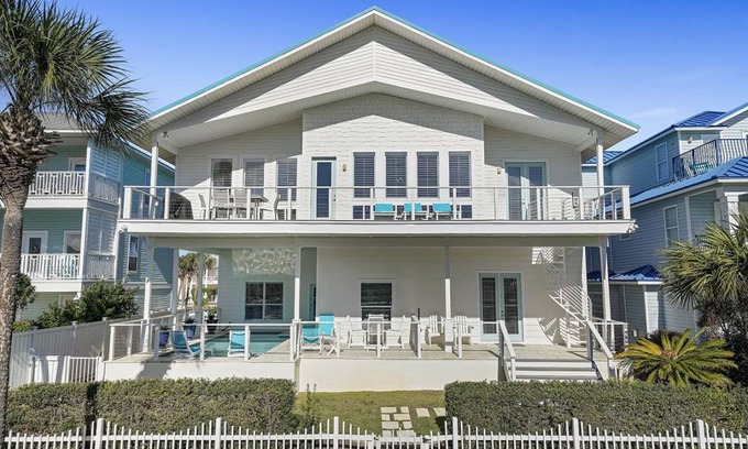 Crystal Shores House | 316 m² House ∙ 5 bedrooms ∙ 12 guests
