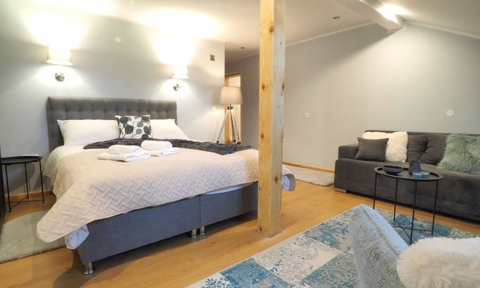 Municipality of Plaski Cabin | 33 m² Private room ∙ 3 guests