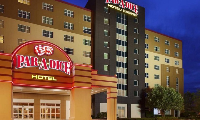 East Peoria Resort | 33 m² Resort ∙ 127 guests