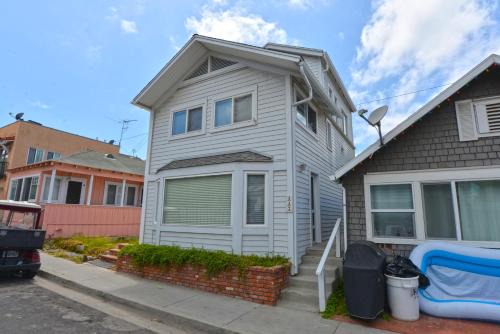 Avalon House | 337CA 337 Catalina