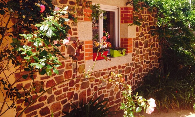 Binic Cottage | 350 m from the port of Binc