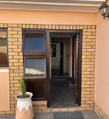 Vineta Apartment | 36 Schwester Frieda Vineta Self Catering Flat