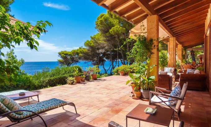 Costa de los Pinos House | 360 m² House ∙ 5 bedrooms ∙ 10 guests