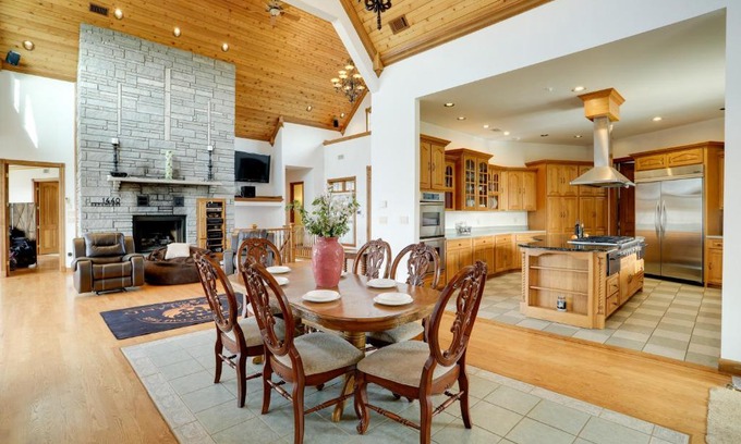 Fairfield Bay House | 366 Shared Acres, Lake Access Ozark Getaway!