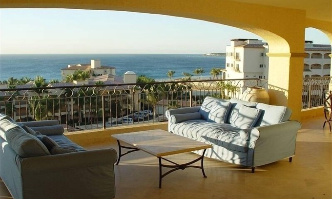 Zona Hotelera Villa | 3700 Sf Oceanfront Penthouse in Cabo Mexico - Las Mananitas
