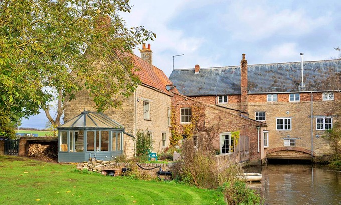 Thrapston House | 376 m² House ∙ 4 bedrooms ∙ 8 guests