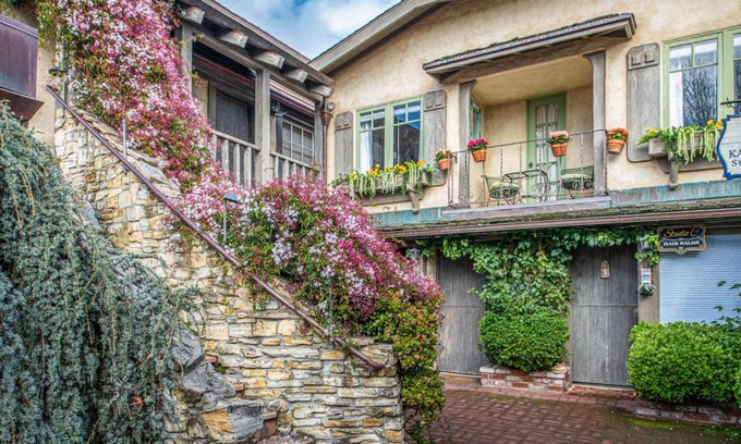 Northwest Carmel Apartment | 3795 The Artist's Way apts