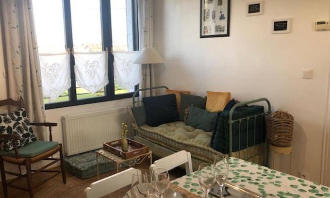 Saint-Acheul Apartment | 38 m² Apartment ∙ 1 bedroom ∙ 2 guests