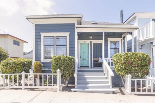 Pacific Grove House | 3814 Surf's Up! home