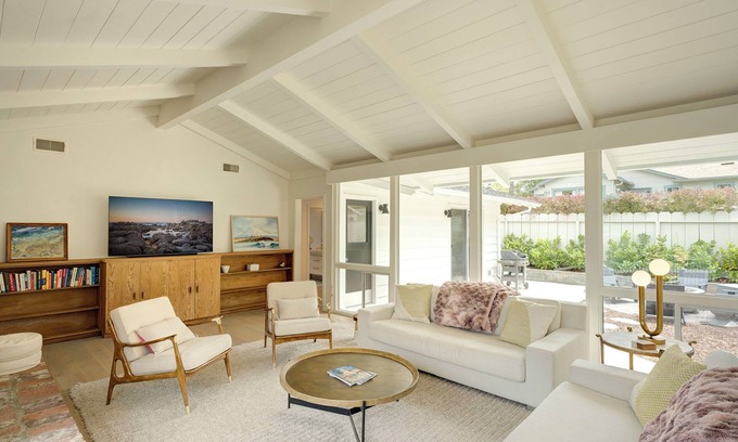 Northeast Carmel House | 3938 La Vida Lobos - Adorable Cottage In the Pines