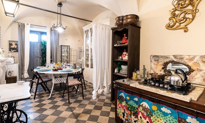 Municipio 2 House | 3976 Il Feudo - Suite White by BarbarHouse