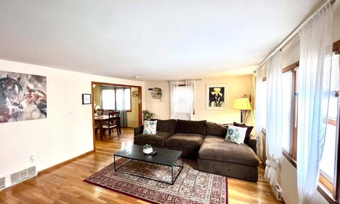 Waltham Apartment | 3bd/1ba apartment with parking 2037