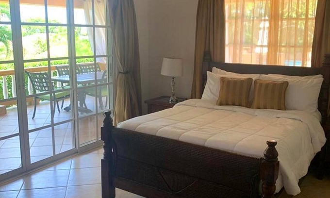 Urbanizacion Tavarez Villa | 3BD guest-friendly villa near everything, private garden&pool, sports courts