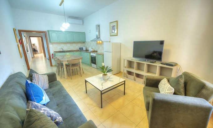 Sliema Ski Chalet | 3bedroom house with yard and roof terrace CZER1-1