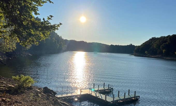 Burnside Cottage | 3BR 1BA cozy cottage with full kitchen, seasonal lake view, minutes to LCRH