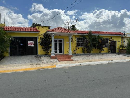 Palmas Apartment | 3BR, 1BA Spacious Property in Cataño, Near Bacardí