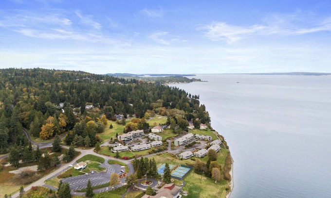Port Ludlow Condo | 3BR 3BA Condo - Steps away from Beach, Pool and Dining!