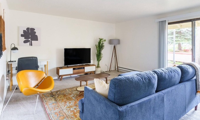 Sherwood - Tualatin South Apartment | 3BR Apartment in Tualatin + Amenities