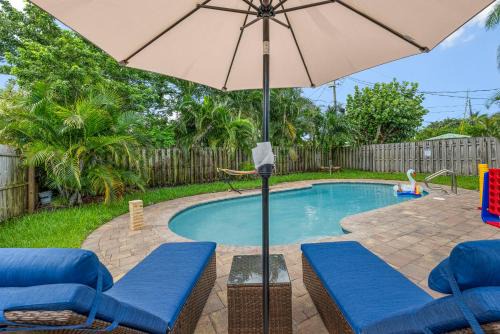 North Andrews Gardens House | 3BR Mini Oasis - Pool, Game Lounge and Near Beaches